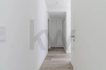 Apartamento T3 para Arrendamento em Mina de Água