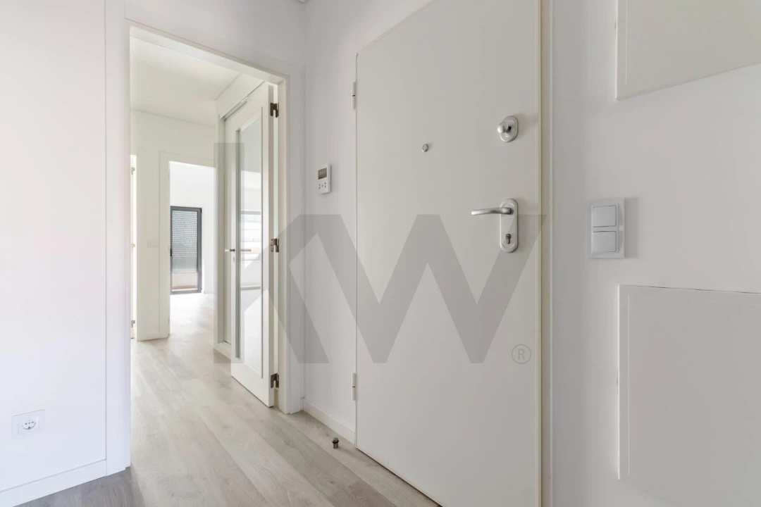 Apartamento T3 para Arrendamento em Mina de Água Foto 34