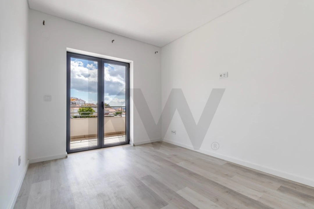 Apartamento T3 para Arrendamento em Mina de Água Foto 28