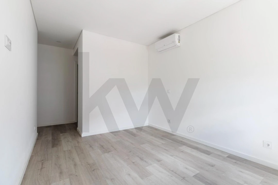 Apartamento T3 para Arrendamento em Mina de Água Foto 36