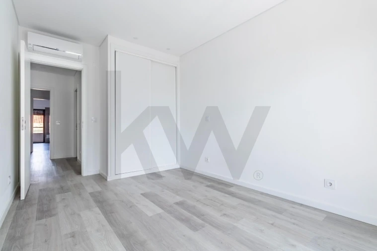 Apartamento T3 para Arrendamento em Mina de Água Foto 20