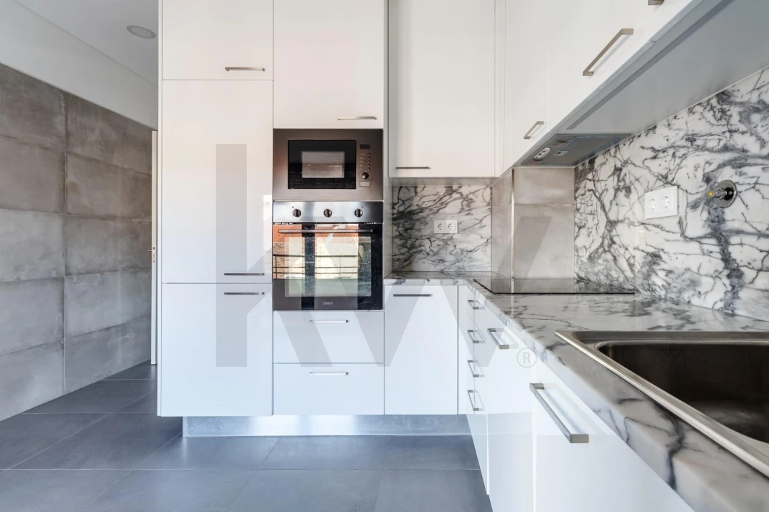Apartamento T3 para Arrendamento em Mina de Água Foto 3