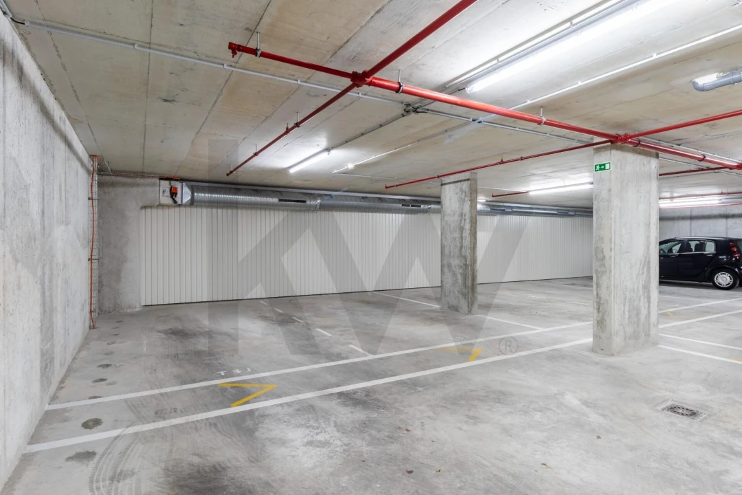 Apartamento T3 para Arrendamento em Mina de Água Foto 42