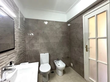 Apartamento T2 para Arrendamento em Carcavelos e Parede