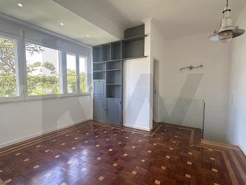 Apartamento T2 para Arrendamento em Carcavelos e Parede