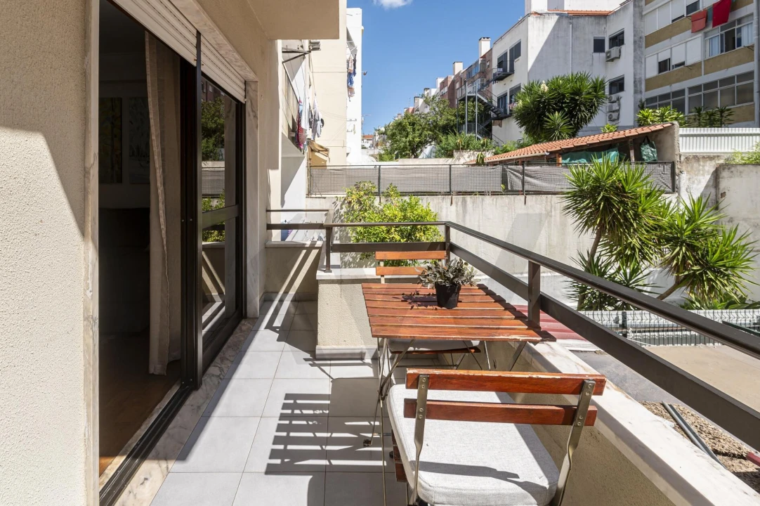 Apartamento T2 para Arrendamento em Benfica Foto 7