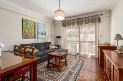 Apartamento T2 para Arrendamento em Benfica