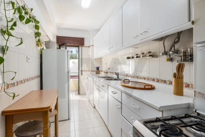 Apartamento T2 para Arrendamento em Benfica