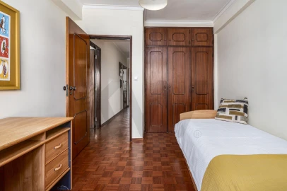 Apartamento T2 para Arrendamento em Benfica