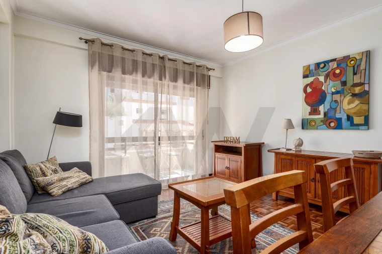 Apartamento T2 para Arrendamento em Benfica Foto 4