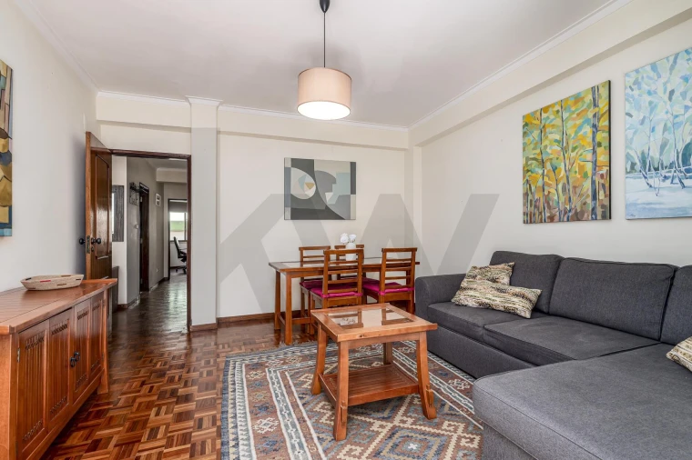 Apartamento T2 para Arrendamento em Benfica Foto 3