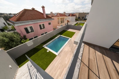 Moradia T5 para Venda em Porto Salvo