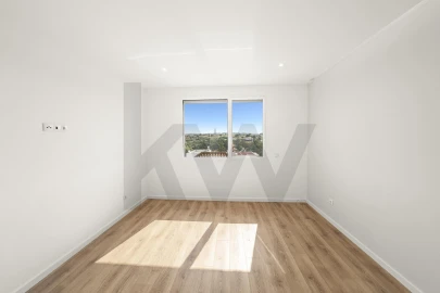 Moradia T5 para Venda em Porto Salvo