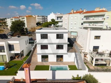 Moradia T5 para Venda em Porto Salvo