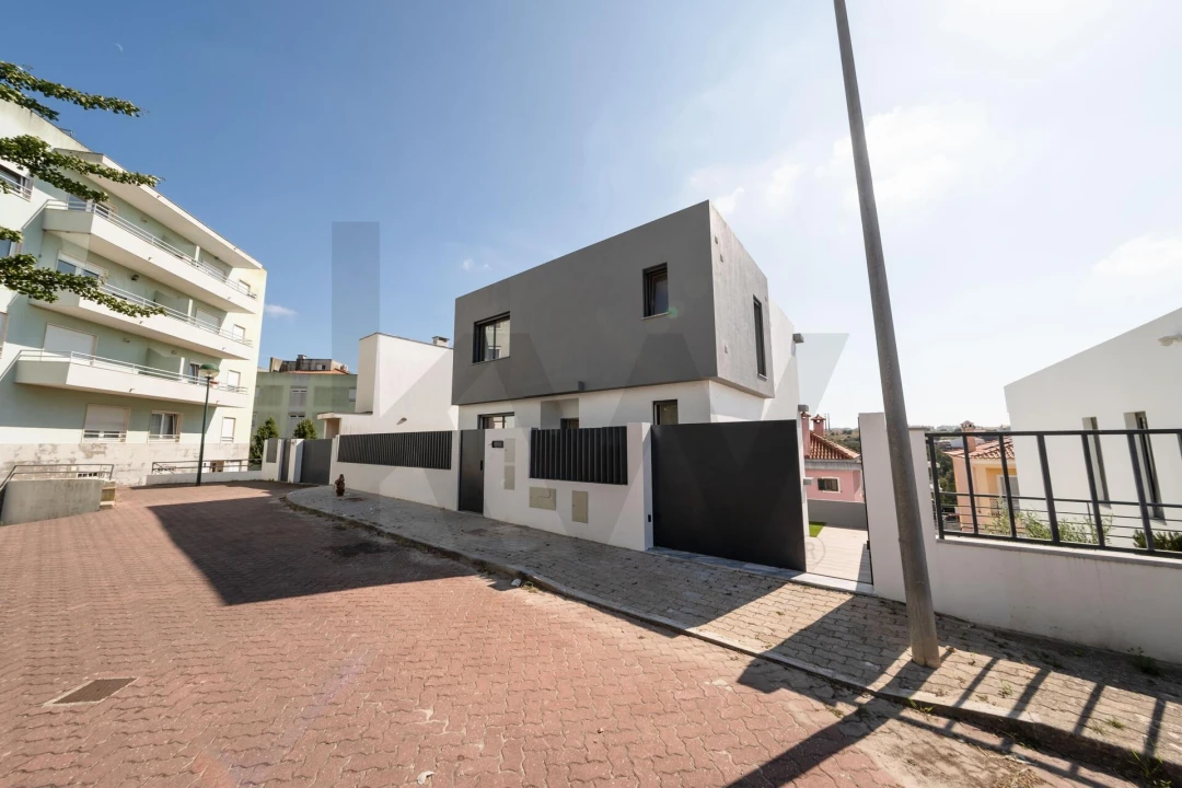 Moradia T5 para Venda em Porto Salvo Foto 15