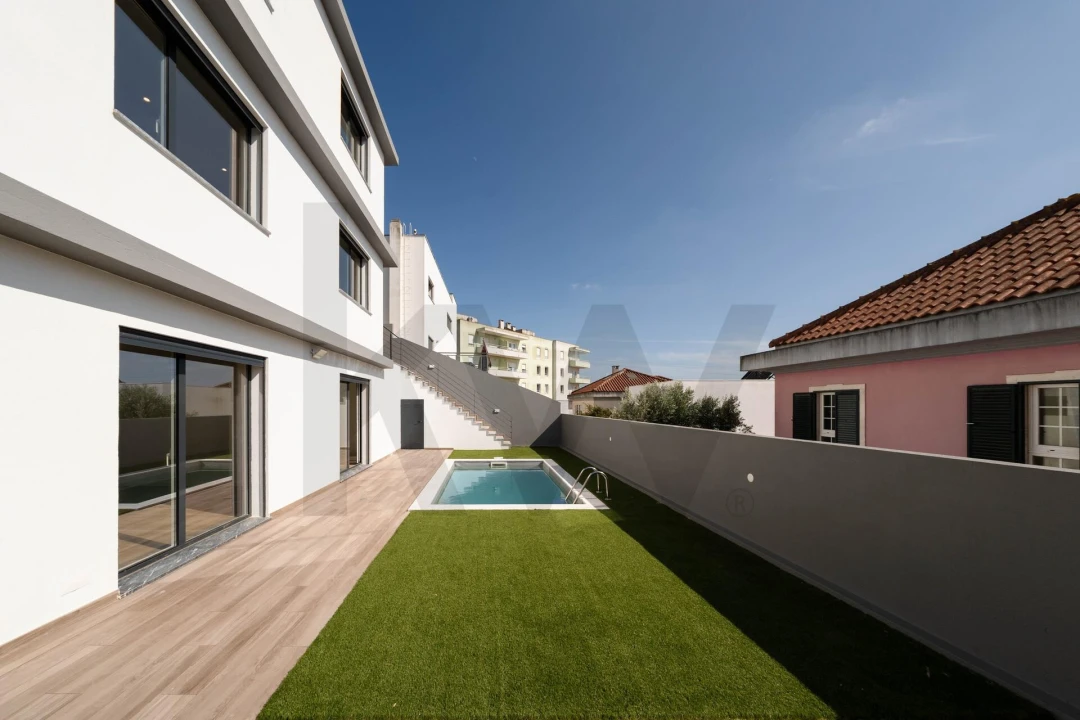 Moradia T5 para Venda em Porto Salvo Foto 19