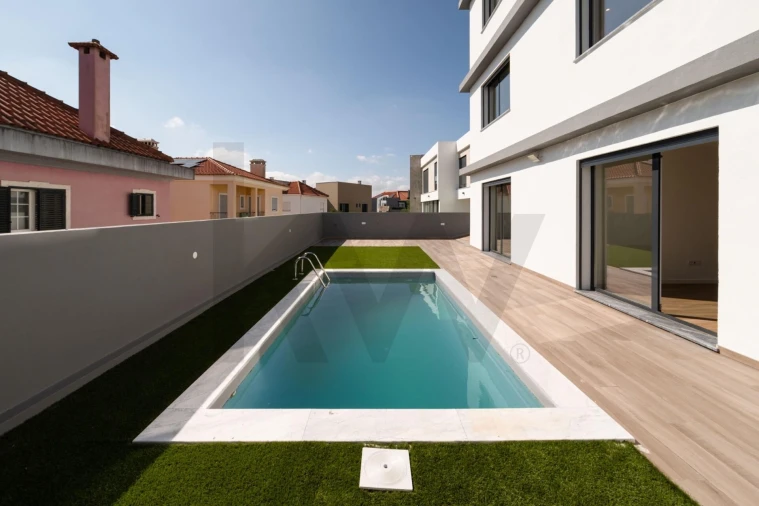 Moradia T5 para Venda em Porto Salvo Foto 16