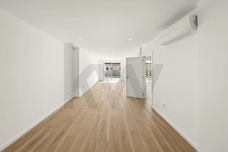 Moradia T5 para Venda em Porto Salvo Foto 30