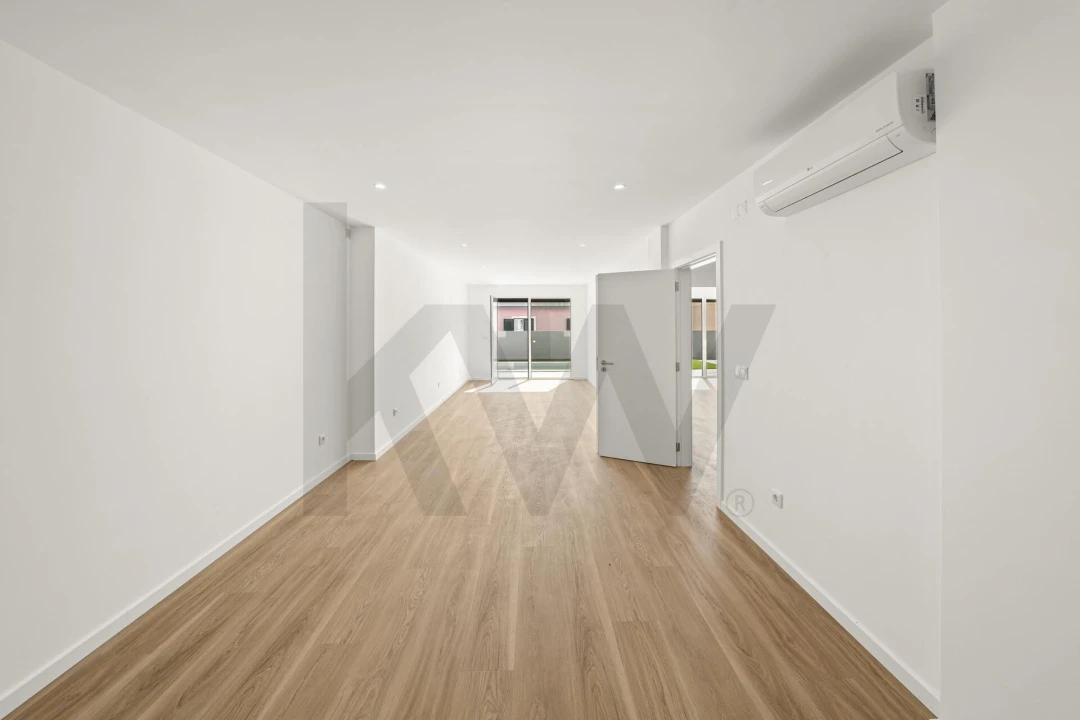 Moradia T5 para Venda em Porto Salvo Foto 30