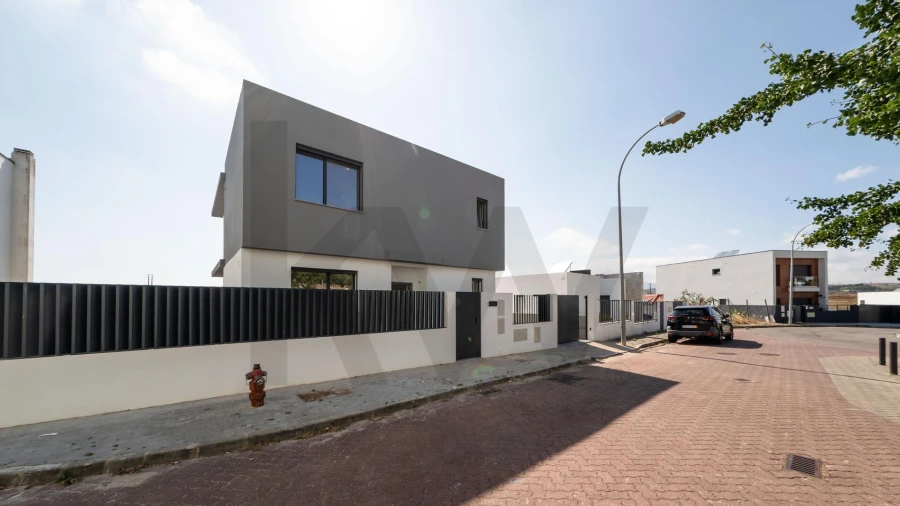 Moradia T5 para Venda em Porto Salvo