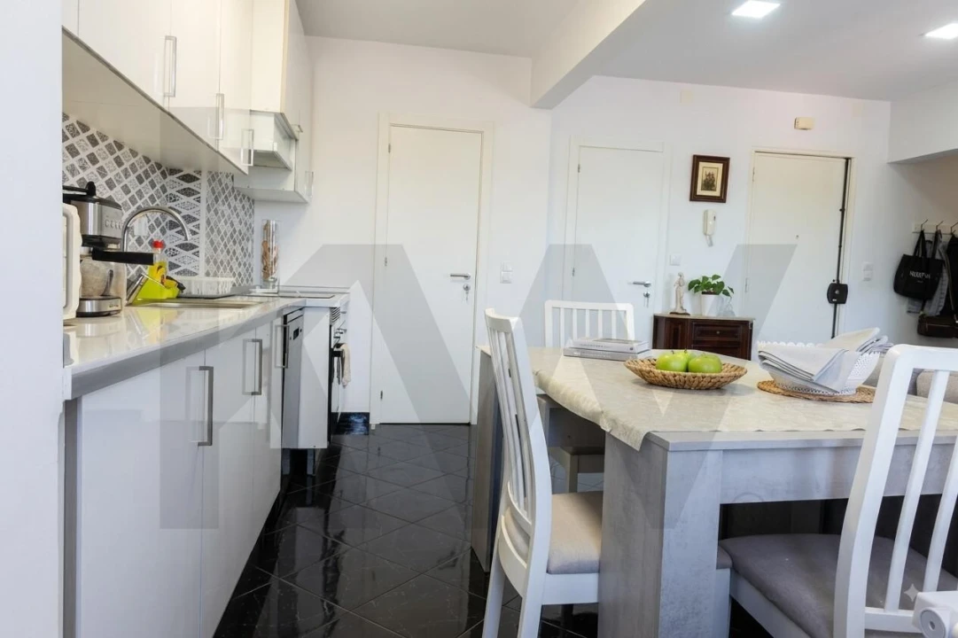 Apartamento T2 para Venda em Queluz e Belas Foto 2
