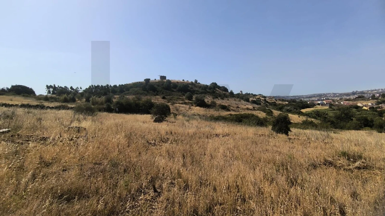 Terreno para Venda em Santo Antão e São Julião do Tojal Foto 5