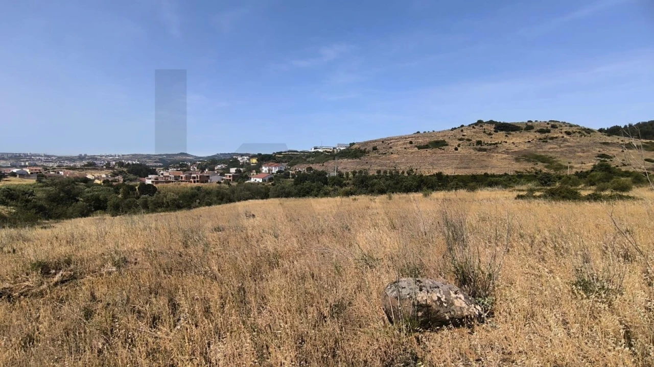 Terreno para Venda em Santo Antão e São Julião do Tojal Foto 4