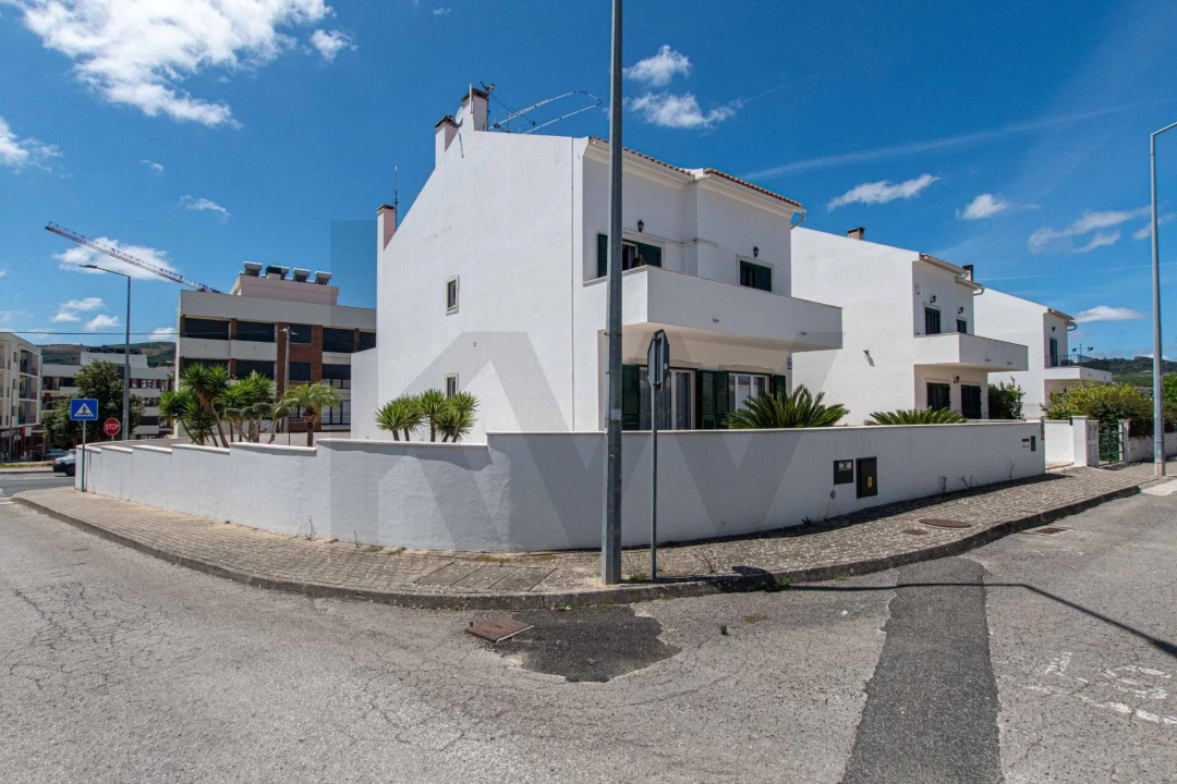 Moradia T4 para Venda em Arruda dos Vinhos Foto 44