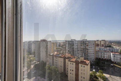 Apartamento T3 para Venda em Laranjeiro e Feijó