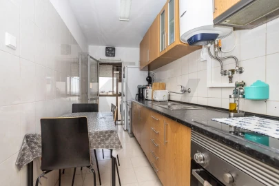 Apartamento T3 para Venda em Laranjeiro e Feijó