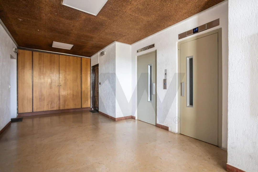 Apartamento T3 para Venda em Laranjeiro e Feijó Foto 2