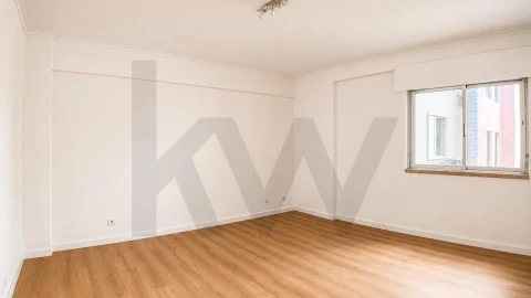 Apartamento para Venda em Agualva e Mira-Sintra