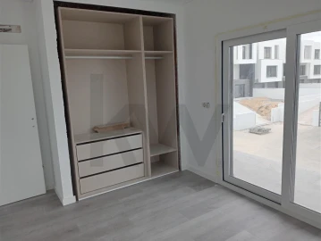 Moradia T3 para Venda em Corroios