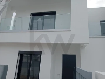 Moradia T3 para Venda em Corroios