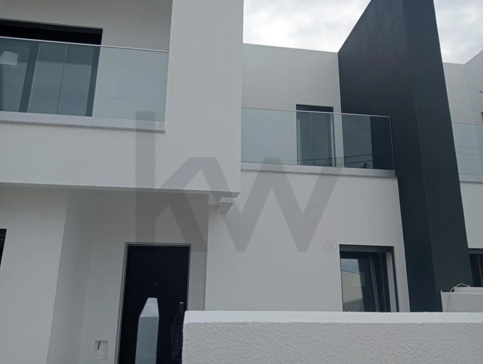 Moradia T3 para Venda em Corroios Foto 1