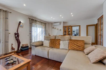 Apartamento T3 para Venda em Grijó e Sermonde