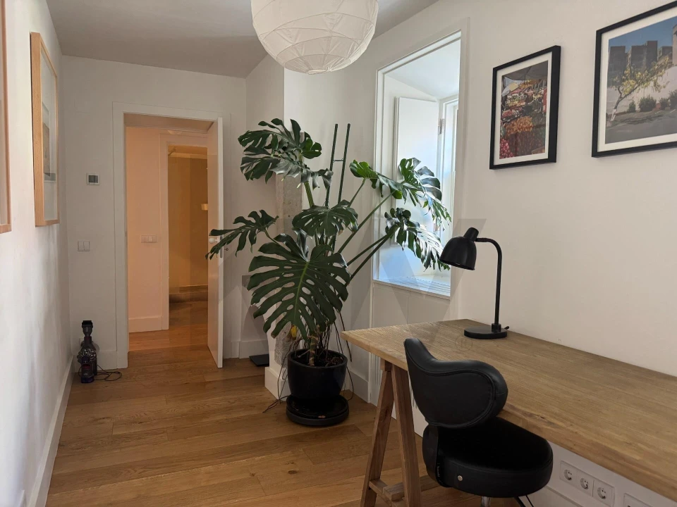 Apartamento T2 para Arrendamento em Campo de Ourique Foto 17