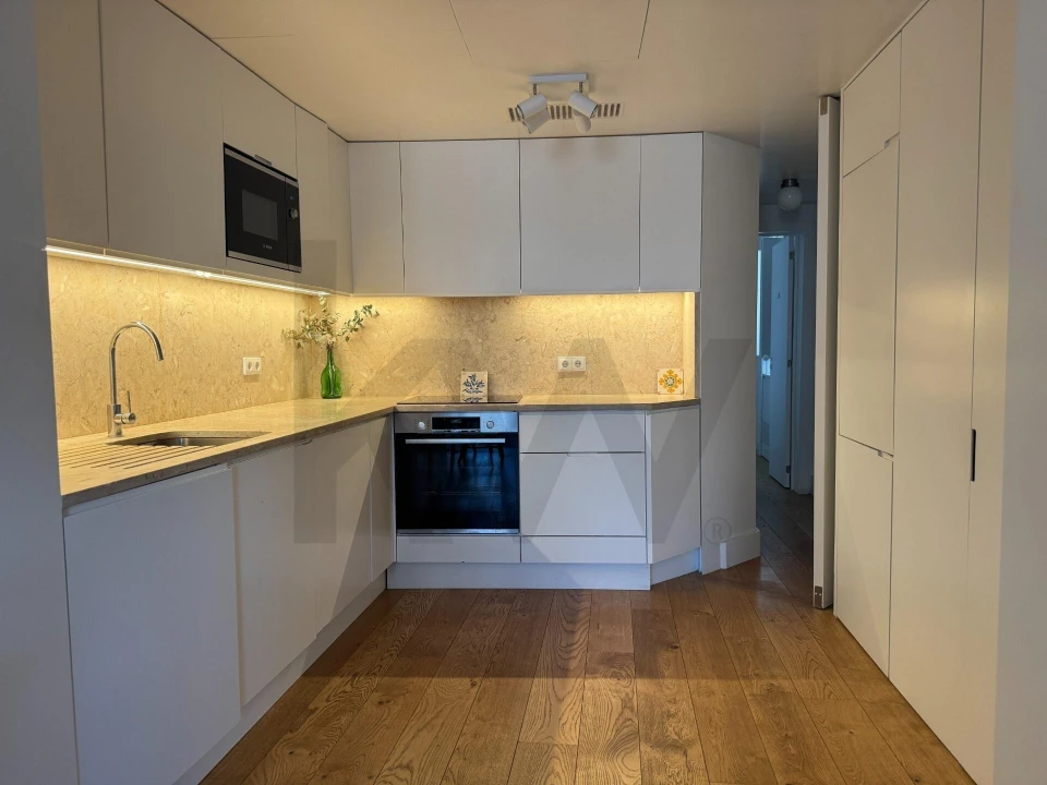 Apartamento T2 para Arrendamento em Campo de Ourique Foto 10