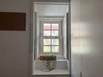 Apartamento T2 para Arrendamento em Campo de Ourique