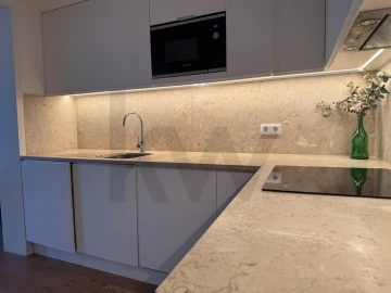 Apartamento T2 para Arrendamento em Campo de Ourique