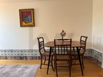 Apartamento T2 para Arrendamento em Campo de Ourique