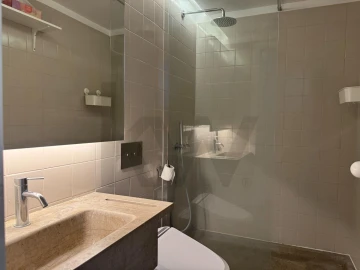 Apartamento T2 para Arrendamento em Campo de Ourique