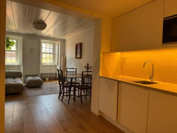 Apartamento T2 para Arrendamento em Campo de Ourique