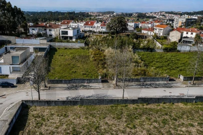 Terreno para Venda em Grijó e Sermonde