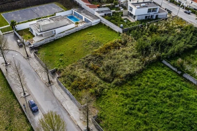 Terreno para Venda em Grijó e Sermonde