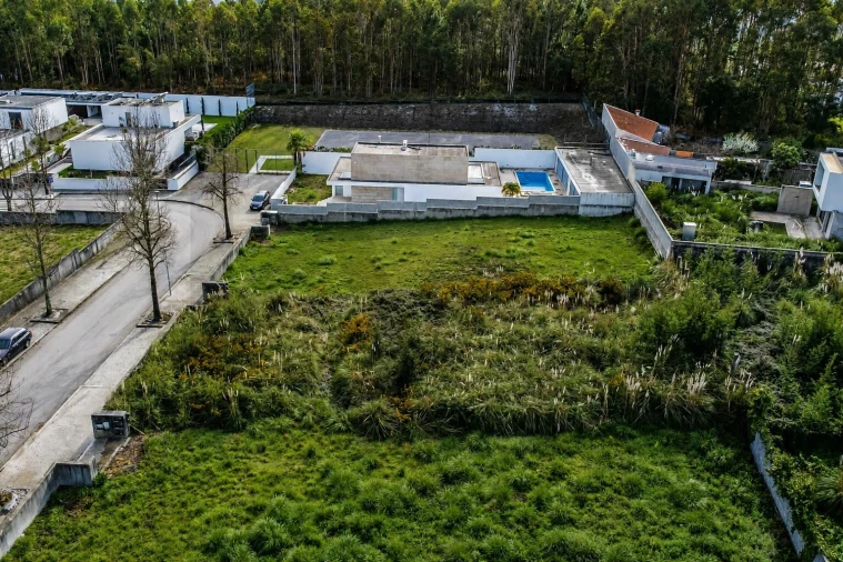 Terreno para Venda em Grijó e Sermonde Foto 18