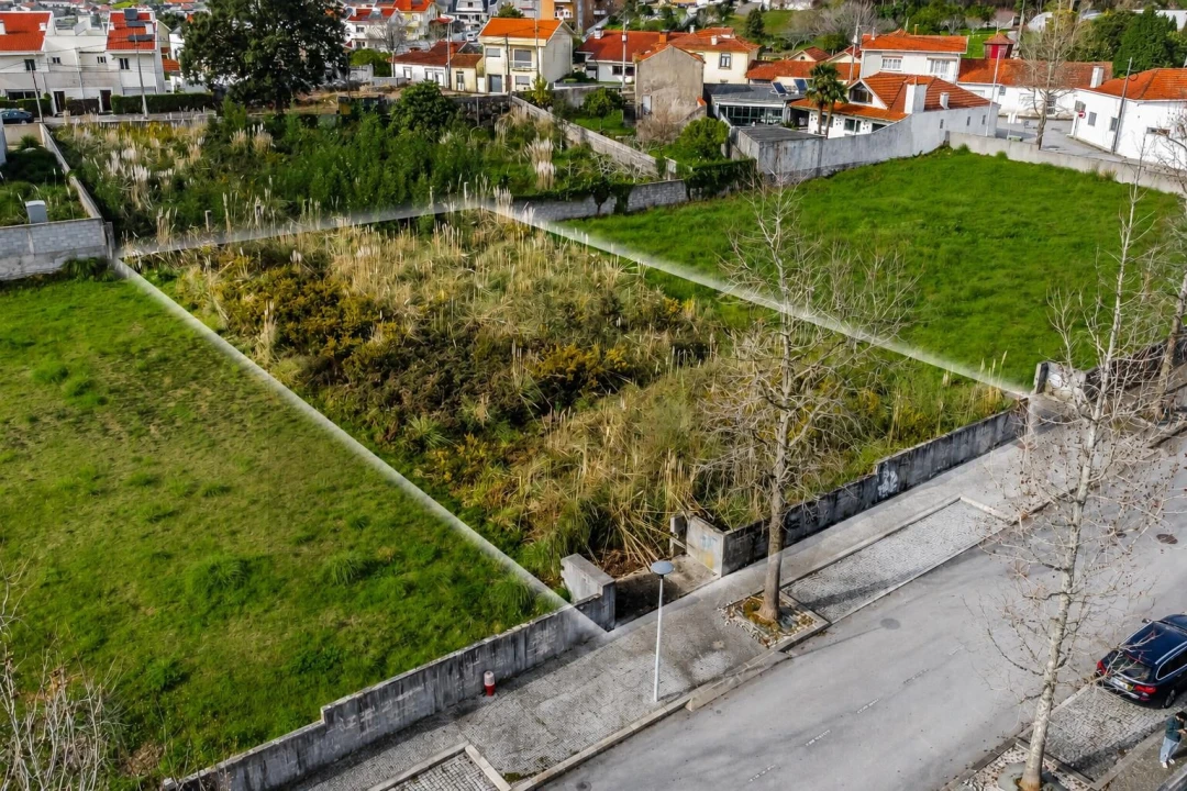 Terreno para Venda em Grijó e Sermonde Foto 2