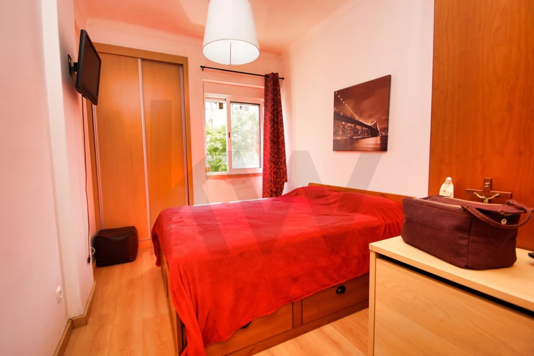 Apartamento T1 para Venda em Alfragide Foto 6