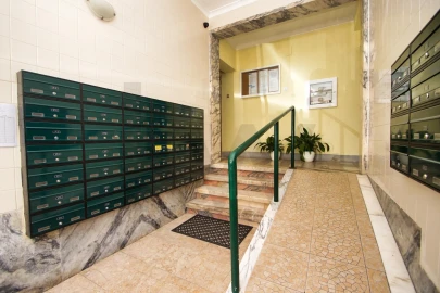 Apartamento T1 para Venda em Alfragide