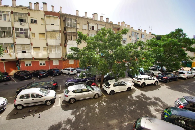Apartamento T1 para Venda em Alfragide Foto 9